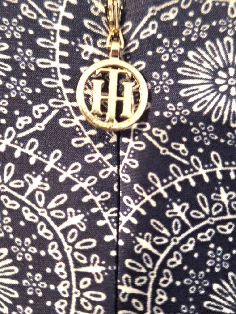 Tommy Hilfiger Daisy Chain Dress With Bell Sleeves. - Picture 7 of 9